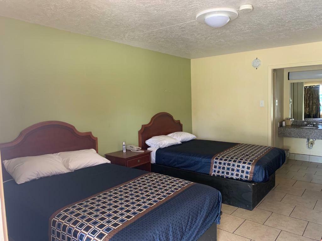 Texas Inn Бомонт Экстерьер фото